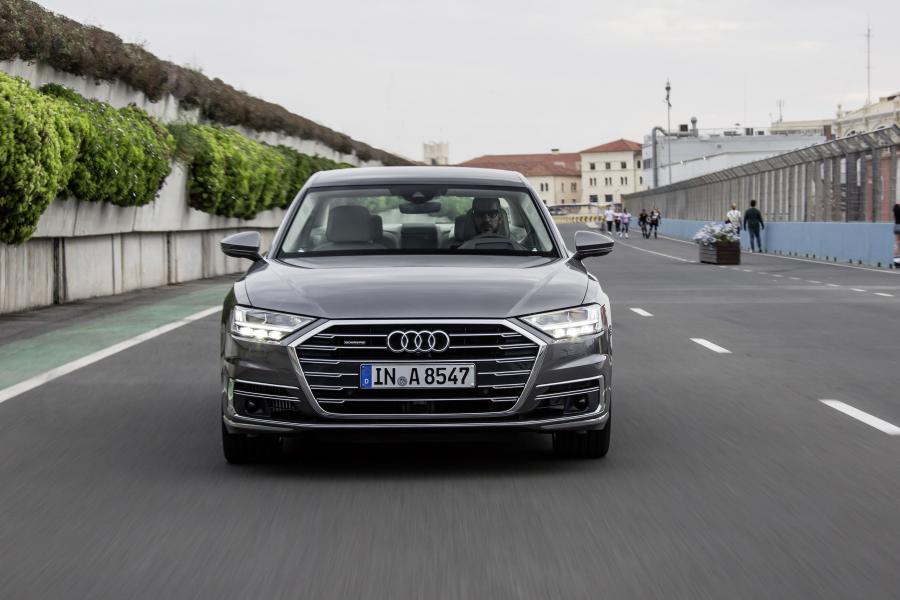  Audi A8 L 50 TDI Quattro (D5) 2017 года  (WW) (фото 7 из 31)